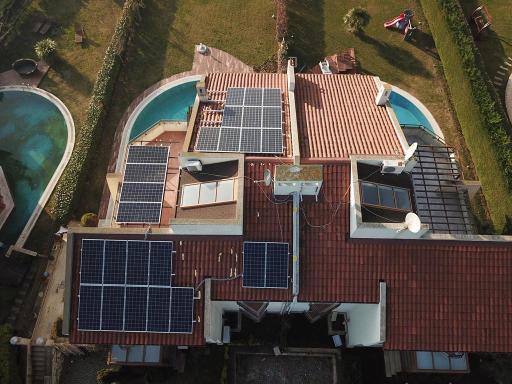 12 kWp rooftop solar system installed on a villa in Büyükçekmece